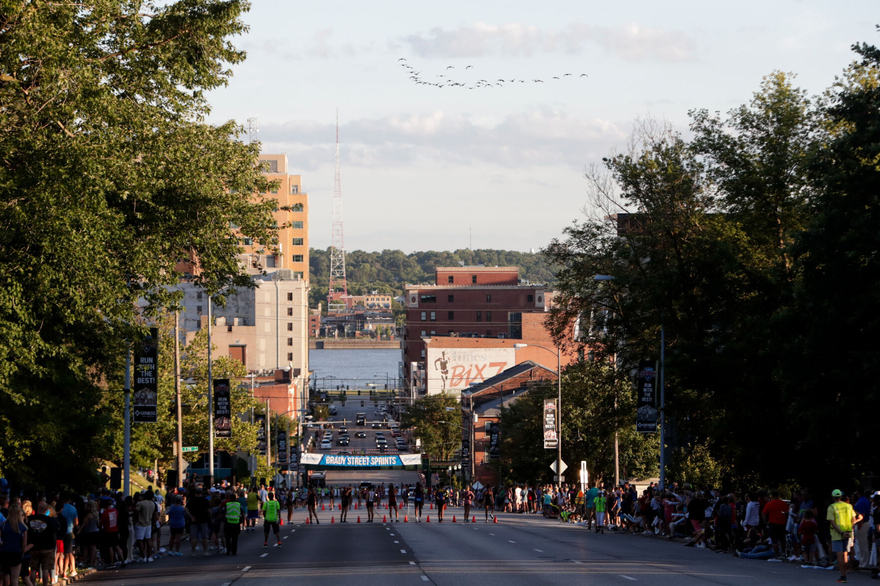 Racers on their Brady Hill marks